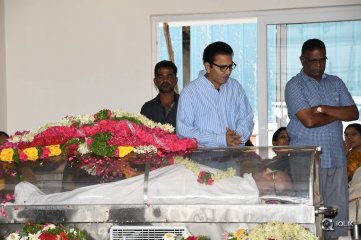 Celebs Pay Condolences to C Narayana Reddy